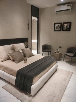 Flats & Apartments for Sale in Chembur Naka, Mumbai (700 Sq.ft.)