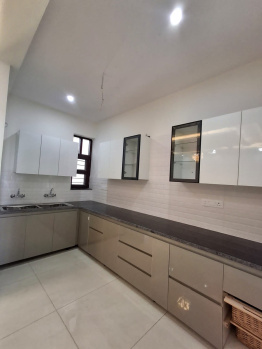 Property for sale in Chandigarh Patiala Highway, Zirakpur