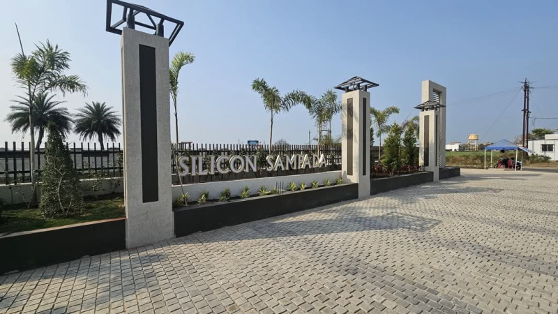 Plot For Sale In Super Coridor 150 Ft Road