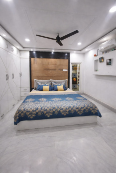 Hotel sale in Mahipalpur hardly  2 minutes walk from main road street no.4. Having : 51 well appointed rooms. Restaurant  Cafe & Bakery  Basement free