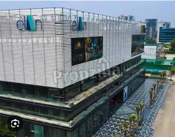 GF front/Double height Shop for sale