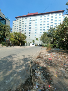 IT plot udyog vihar phase 2 for sale