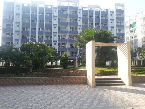 spacious 2 bhk flat with 2 baths avaialble garden facng