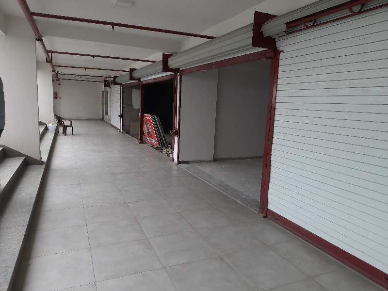 retail space for lease for showrooms