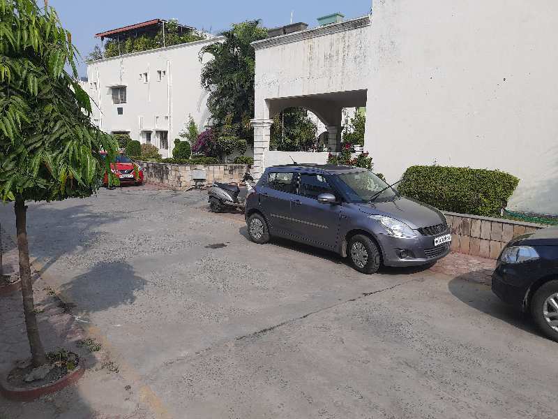 3 BHK Ready to Move Well Maintained Duplex Available for sale