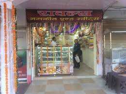 130 sq.ft corner shop with 13 ft frontage