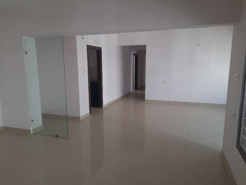 READY POSSESSION 5 BHK FLAT FOR SALE WITH 6 TOILETS WELL MAINTAINED AT BAWADIAKALA