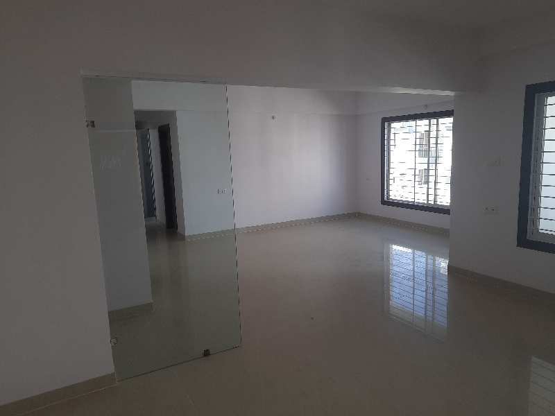 READY POSSESSION 5 BHK FLAT FOR SALE WITH 6 TOILETS WELL MAINTAINED AT BAWADIAKALA
