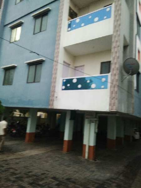 for sale 3 bhk ready possession apartment in a gated society