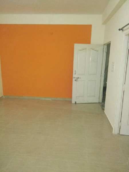 for sale 3 bhk ready possession apartment in a gated society