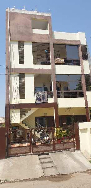 3 bhk flat for sale with 3 baths @ Bawadiakala