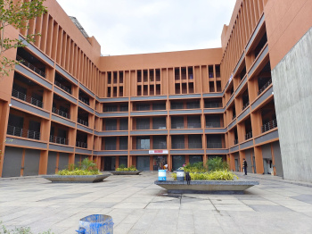 Discover this cost-effective, premium 700 sq.ft. fully furnished office space for rent in Shree Sarju Arens, Tragad, Ahmedabad. Strategically designed