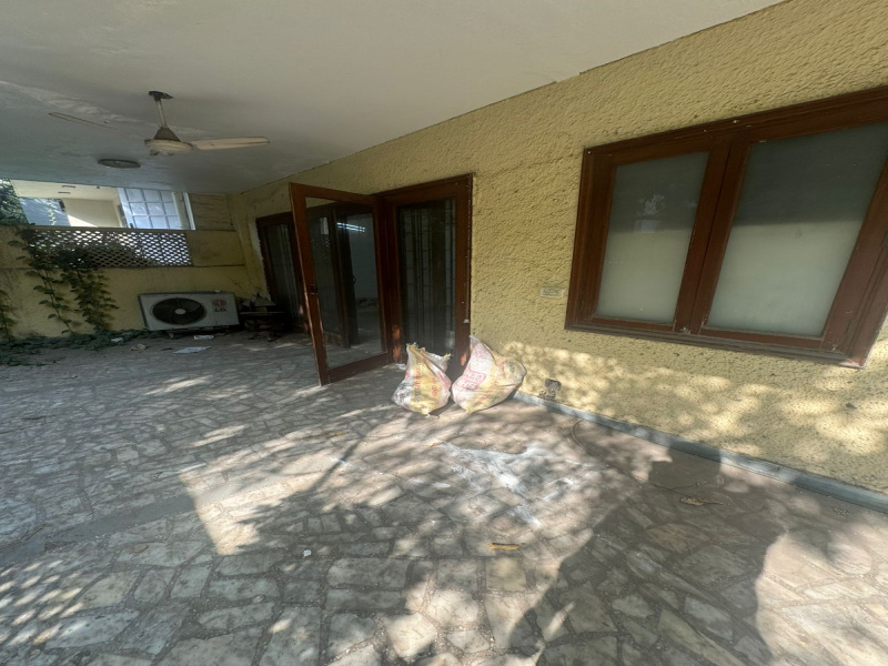 4 BHK Flats & Apartments For Rent In Gulmohar Park, Delhi (300 Sq. Yards)