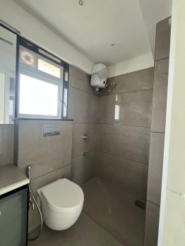 Flats & Apartments for Rent in Bandra West, Mumbai (1300 Sq.ft.)