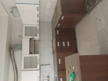 3BHK SEMIFURNISHD FLAT FOR SALE