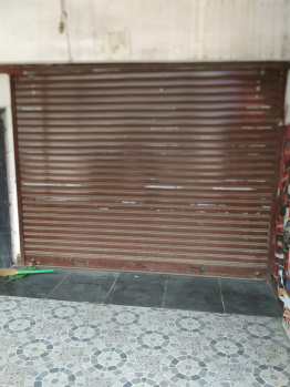 commercial shop available for rent in prime location.