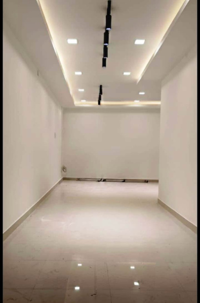 commercial shop rent in prime location