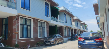 3.5 BHK Villa for Sale in Sector 16B, Greater Noida (1010 Sq.ft.)