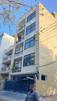 independent floor at dlf phase III