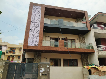 Independent House for Sale in Sector 40, Gurgaon (270 Sq. Yards)
