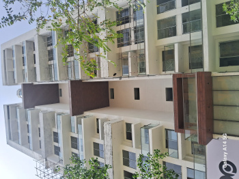 Flats & Apartments for Sale in Sector 82, Faridabad (3300 Sq.ft.)