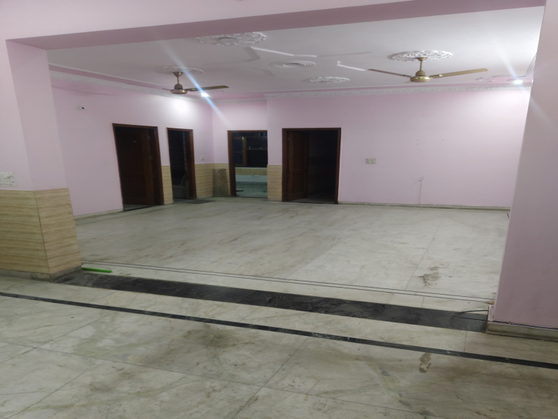 Builder Floor for Rent in Sector 31, Faridabad (2500 Sq.ft.)