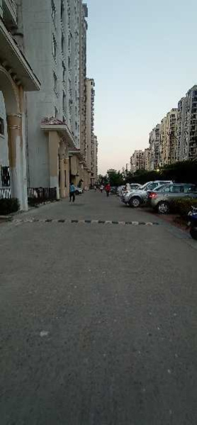 Flats & Apartments For Sale In Sector 76, Noida (1420 Sq.ft.)