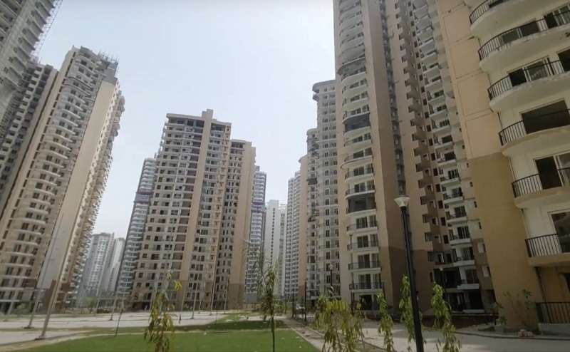 2 BHK Flats & Apartments for Sale in Sector 107, Noida