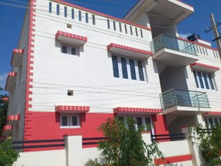 12 Bed Bungalow with 4 Three Bedroom for Sale