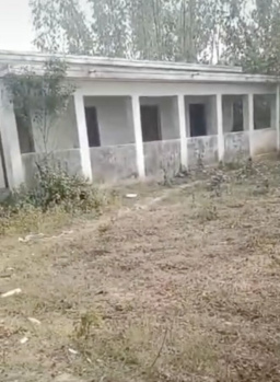 36 बीघा फ़ार्म हाउस व ट्यूबवेल के साथ ज़मीन