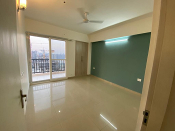3bhk big flat for in gaur city 2