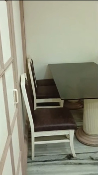 2 BHK Flats & Apartments for Sale in Vile Parle West, Mumbai (640 Sq.ft.)
