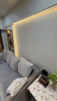 Flats & Apartments for Sale in Vile Parle East, Mumbai (650 Sq.ft.)