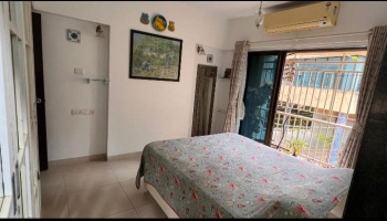 Flats & Apartments for Sale in Irla, Mumbai (750 Sq.ft.)