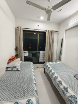 Flats & Apartments for Sale in Irla, Mumbai (615 Sq.ft.)