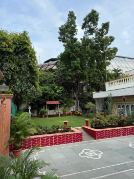 5 BHK Independent House for Sale in Juhu, Mumbai (1150 Sq.ft.)