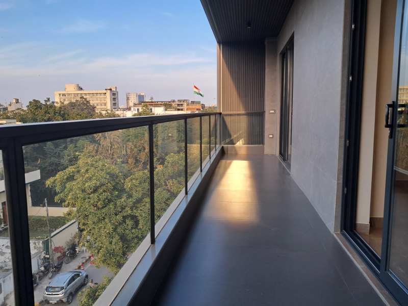 🏛️ TROPHY 12-BEDROOM FREEHOLD KOTHI FOR SALE | BASEMENT + STILT + 4 FLOORS | CONNAUGHT PLACE, NEW DELHI