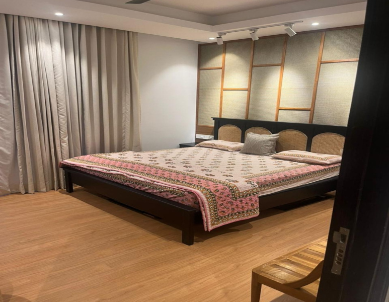 Flats & Apartments For Rent In MG Road, Gurgaon (3150 Sq.ft.)