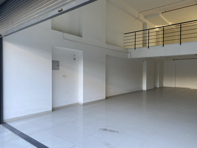 Pleased ( lease rent  Rs.278000/month) commercial  shop  (Area 2200Sq.Ft. Carpet) on sale Rs.5.56 Cr.