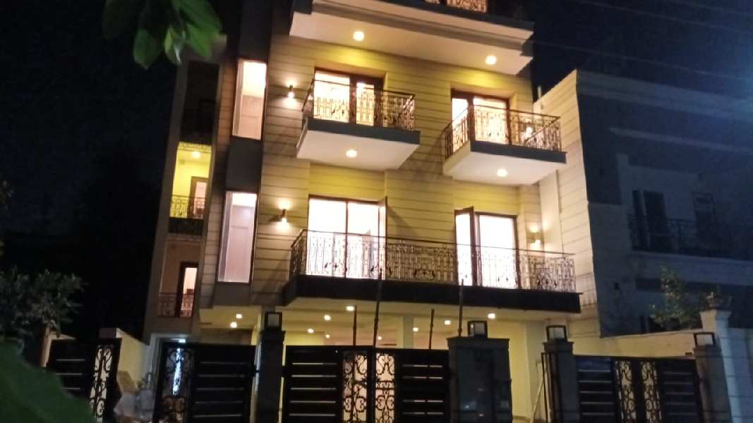 7 BHK Individual Houses / Villas for Sale in Sushant Lok Phase I, Gurgaon (2500 Sq.ft.)