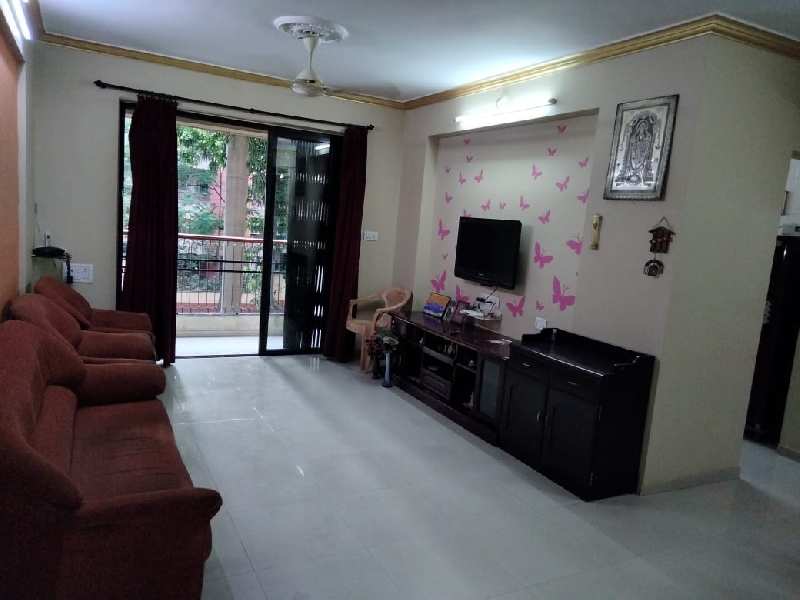 2 BHK Flats & Apartments for Sale in LBS Marg, Mumbai (900 Sq.ft.)