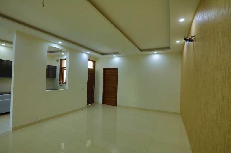Ready to move 3Bhk flat for sale on vip road Zirakpur