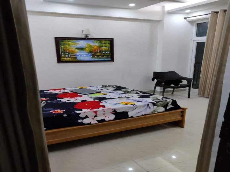 3 BHK Flats & Apartments for Sale in Sector 120, Noida (1325 Sq.ft.)