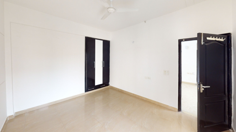 3 BHK Flats & Apartments for Sale in Sector 137, Noida (1560 Sq.ft.)