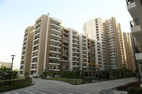 3 BHK Flats & Apartments for Sale in Sector 143, Noida (1995 Sq.ft.)