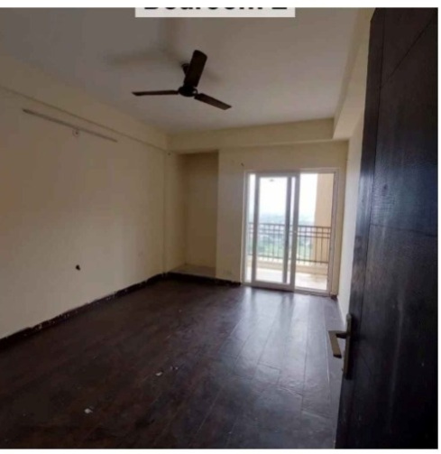2 BHK Flats & Apartments for Sale in Sector 16B, Greater Noida (975 Sq.ft.)