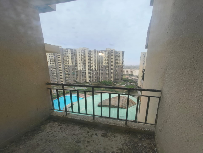 Flats & Apartments for Sale in Sector 137, Noida (1425 Sq.ft.)