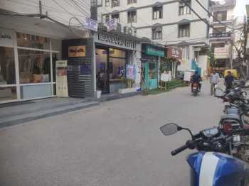 Showrooms for Rent in Saket, Delhi (1600 Sq.ft.)