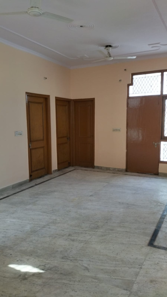 2 BHK Builder Floor for Rent in Green Field, Faridabad (1300 Sq.ft.)