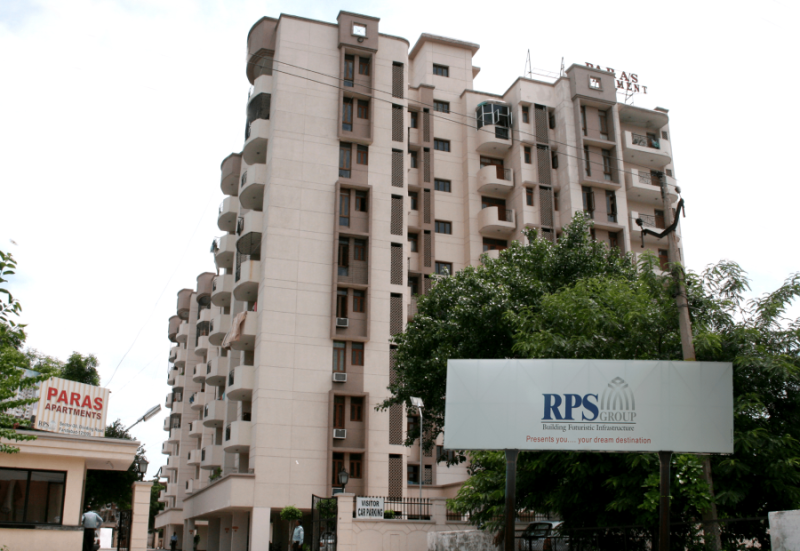 2 BHK Flats & Apartments for Sale in Sector 30, Faridabad (1300 Sq.ft.)